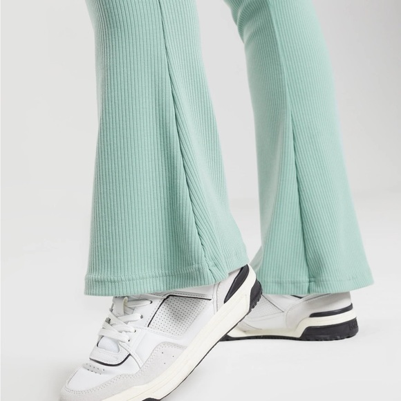 Gymshark Pause Ribbed Pant - Picture 7 of 9